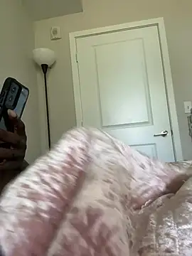 makeherfeelg online show from February 24, 8:31 pm