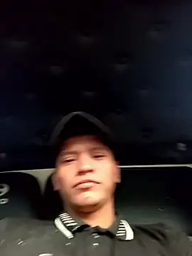 Emiliortr5678 online show from April 4, 11:40 am