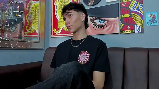 AronTawers online show from March 24, 7:18 pm