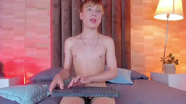 Isaac Grey online show from March 18, 7:39 pm