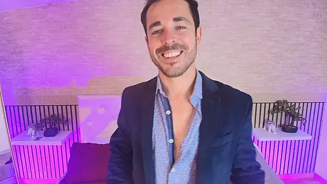 Adams Sanz online show from June 2, 8:43 pm