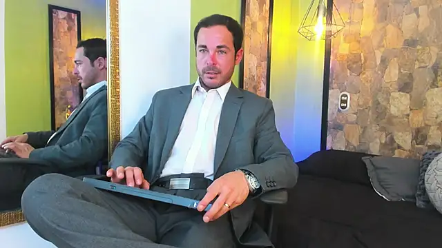 Adams Sanz online show from June 12, 8:50 pm