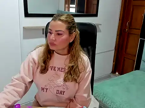 Julieta star  online show from March 9, 7:08 pm