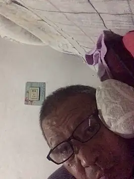 yaocaobi8 online show from April 15, 1:55 pm