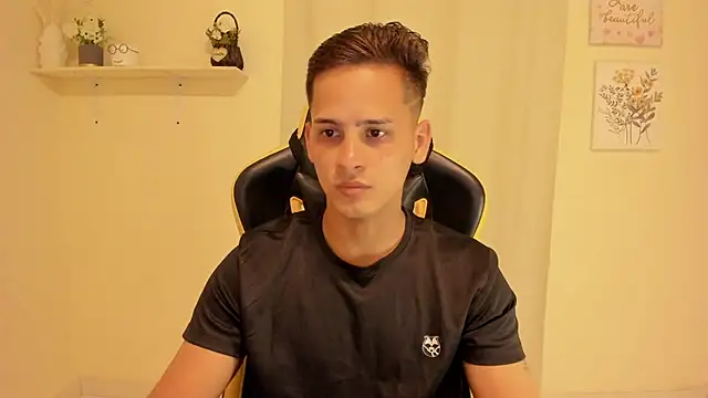 sexy andres01 online show from June 2, 10:11 pm
