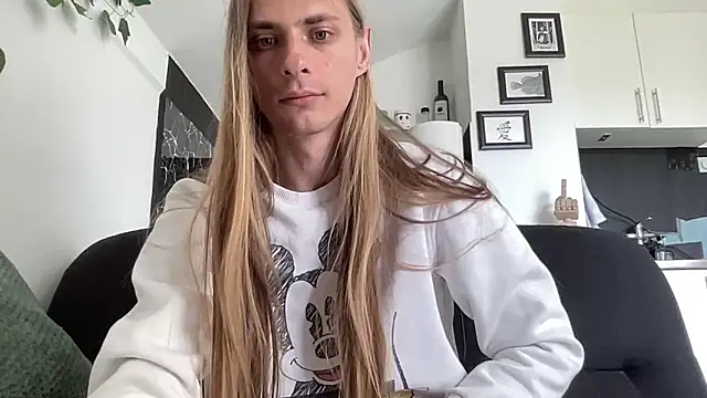 Snapshot of mi_chyort chatting on May 24, 7:36 am mi chyort online show from May 24, 7:36 am