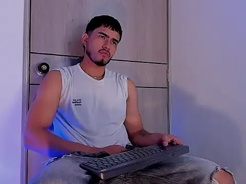 THADEO KING2 online show from March 2, 9:33 pm