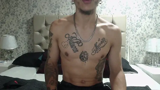 DanteLuxx online show from March 19, 9:45 am