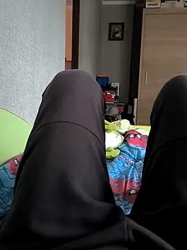 ser222ser online show from March 29, 4:07 pm