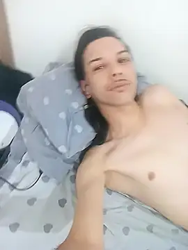 Ariellverett online show from March 1, 4:50 pm