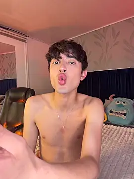 MatthewMoore  online show from March 15, 12:18 am