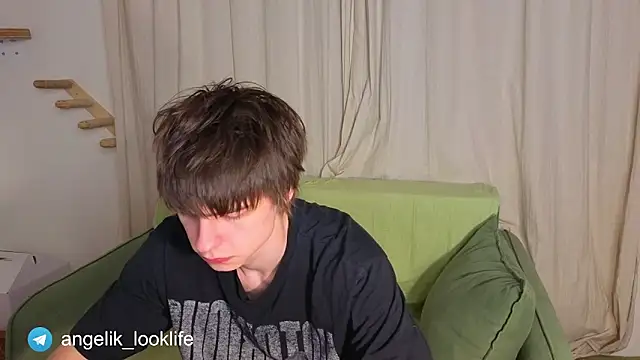 look angelic online show from March 13, 3:58 am