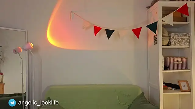 look angelic online show from June 3, 10:26 pm