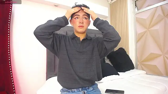 Cristopher Wild online show from March 15, 9:21 pm