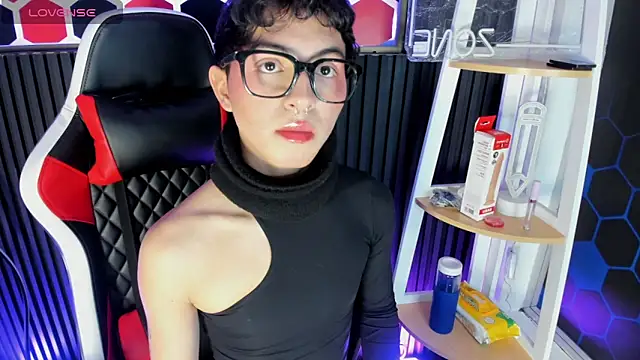 Cristopher Wild online show from April 8, 9:12 pm