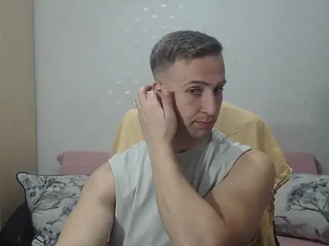 BlondEagleMuscle online show from March 6, 9:23 pm