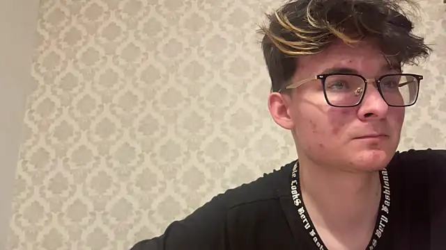 niksikor online show from April 14, 2:49 pm