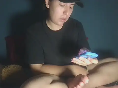 amartinezszz online show from June 27, 6:05 am