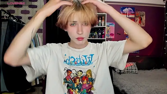 sweet peach    online show from July 1, 8:31 pm