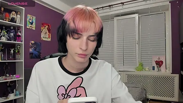 sweet peach    online show from May 16, 7:34 pm
