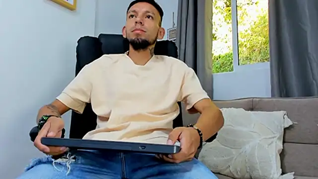 Steban silv online show from May 20, 12:12 pm