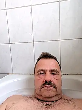 olddadd online show from April 11, 9:02 am