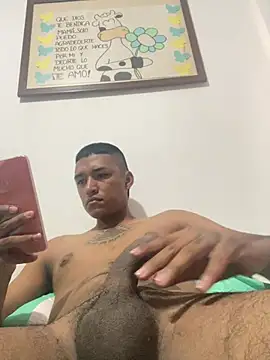 juliancito222 online show from June 10, 6:52 pm