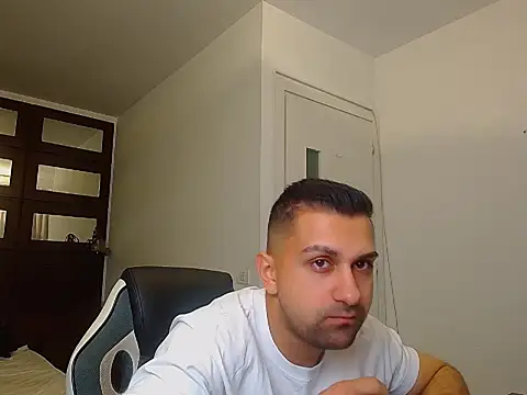 BryceReign online show from May 5, 5:09 am