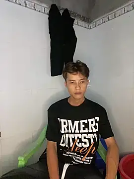 Nguyencuong1999 online show from May 30, 8:58 am