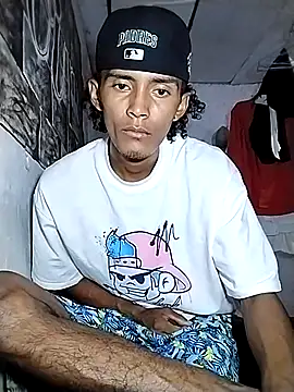 spittermasterpig1 online show from March 20, 1:48 pm