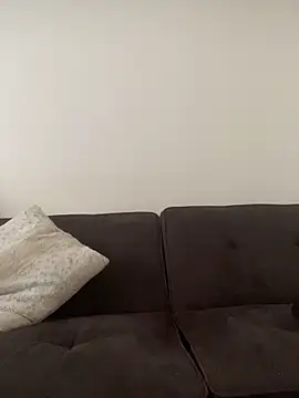 WideThighs online show from March 20, 9:40 pm