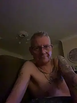 kurtyhotty online show from March 21, 1:31 am