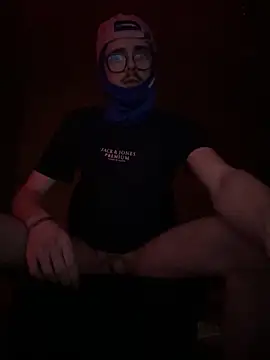 le-couple-en-chaleur  online show from March 23, 9:54 pm