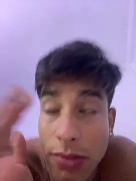 Maximiliano walker online show from April 18, 11:15 pm