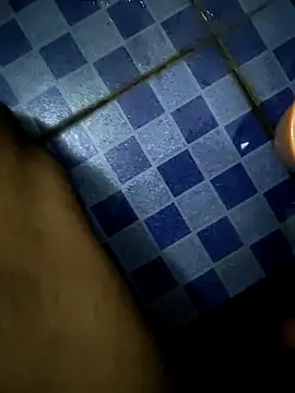 malluzzzzz online show from April 13, 7:47 pm