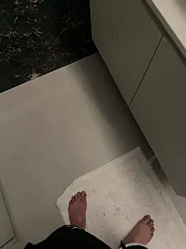 icemanhotwomen online show from April 22, 11:42 pm