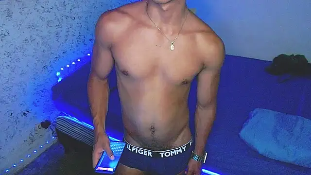 tonydesire  online show from May 22, 7:41 pm