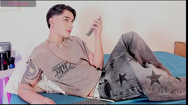 Thiago angel online show from May 3, 12:13 am