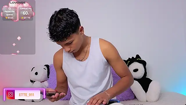 ETTE MOON online show from May 5, 4:36 am