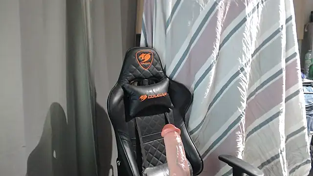 LuunaUwU online show from April 3, 9:55 pm