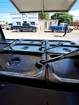 PabloyELi online show from April 7, 4:29 pm