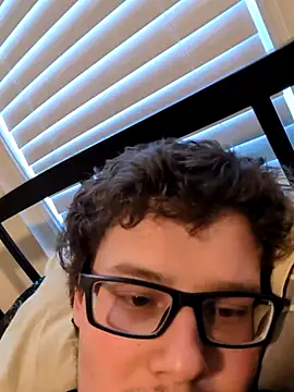 Johnnyboi online show from April 7, 1:33 pm