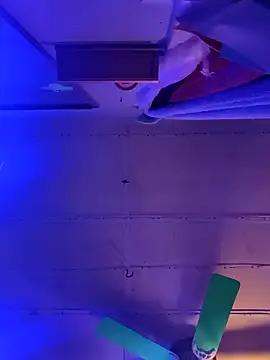 2hot2fun online show from April 18, 7:32 am