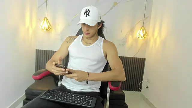 JeyTeylor online show from April 13, 12:50 pm