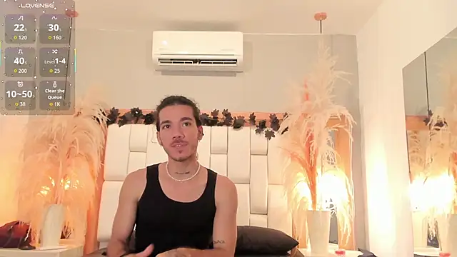 AngeloRoush online show from April 14, 4:56 am