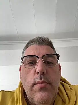 Vincent21x5 online show from April 22, 11:37 am