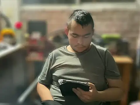 charliehotmx online show from April 16, 3:06 am