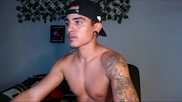 Kizameee  online show from April 18, 11:48 pm