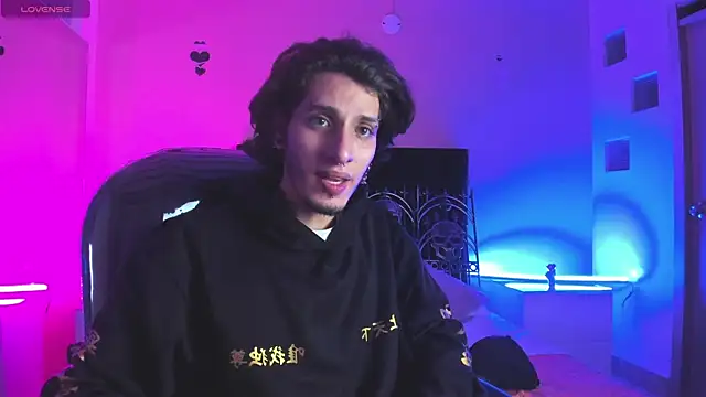 Vergil Noir  online show from April 22, 5:35 am