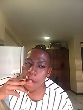 Mphoza0211 online show from May 20, 2:01 pm